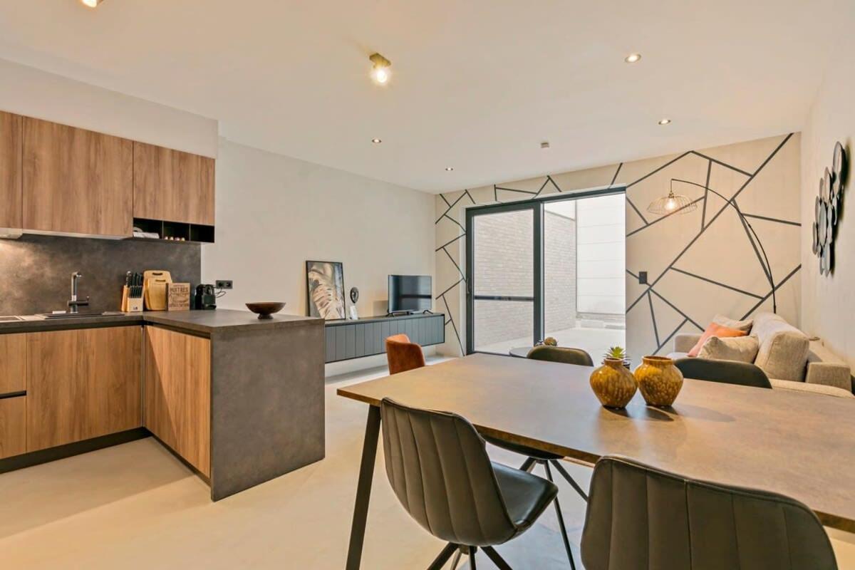 Huswell - Unique Apartment In The City-Center Of Knokke Экстерьер фото